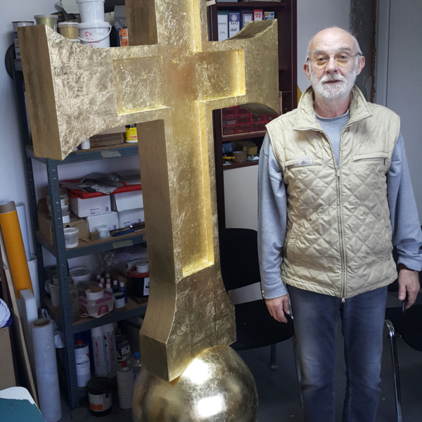 Izrada makete krsta za crkvu na Bagdali-Krusevac od stiropora, prof. Zvonko Petkovic